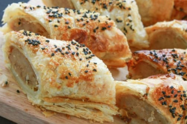 Classic sausage rolls (12 pack)